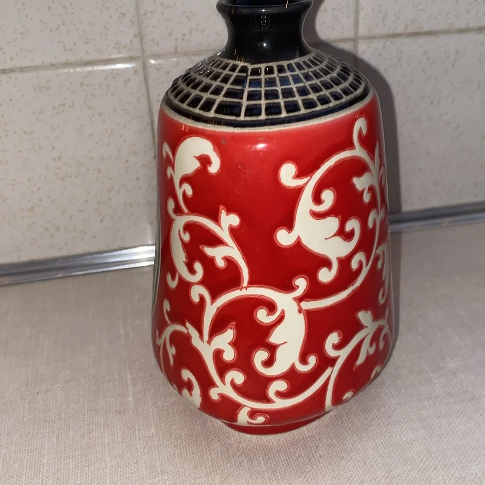 Pier 1 Imports Oriental Boho style‎ Bud Vase red black white